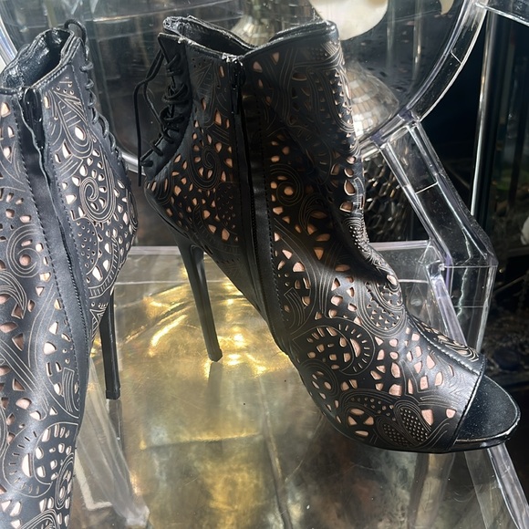 Steve Madden bootie - Picture 2 of 5